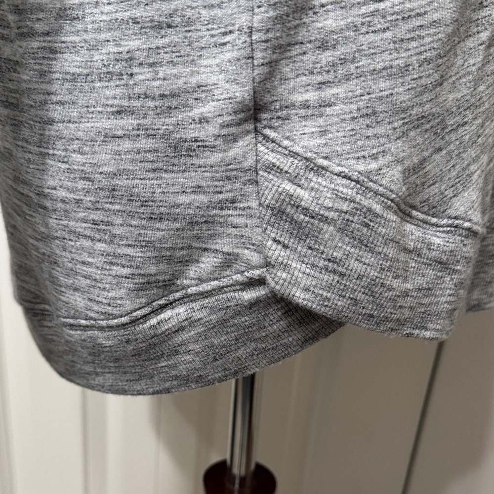 Athleta EUC❤️Gray Knit Relaxed Fit Top. - Picture 3 of 7